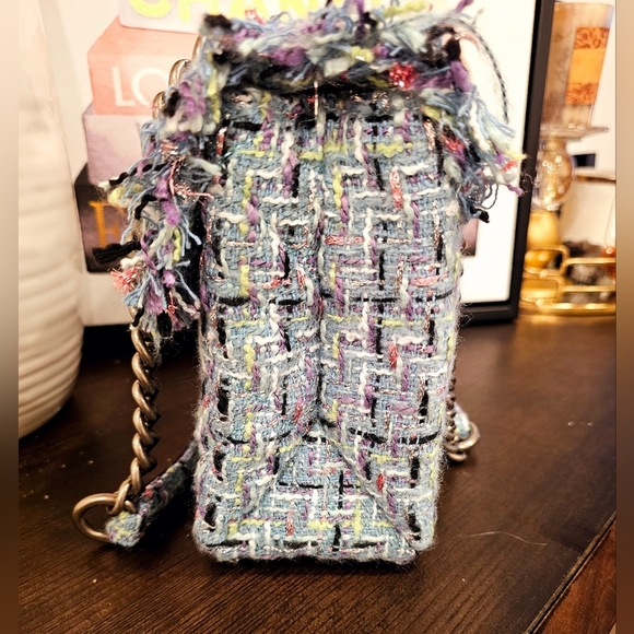 Kurt Geiger Brixton Tweed Lock Shoulder bag. - Picture 5 of 8